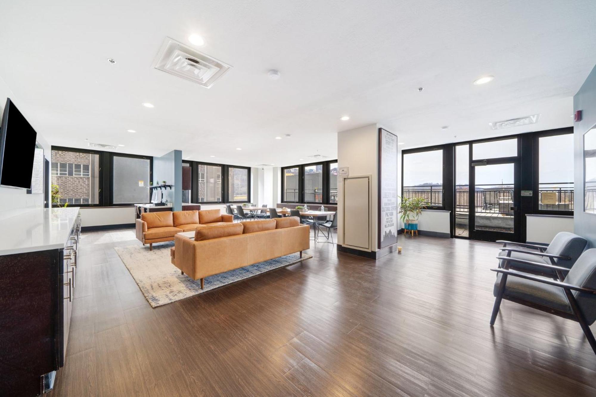 Апартаменты Vibrant Luxury Prime Location 24-7 Onsite Parking Gym Lounge Питтсбург Экстерьер фото